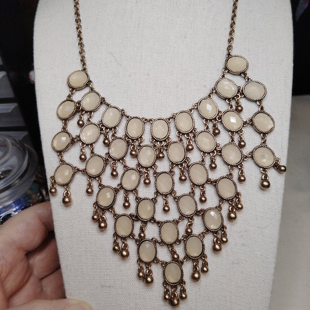 Vintage Cascading Bib Statement Necklace • Faceted Lucite Cabochons • 4” Drop